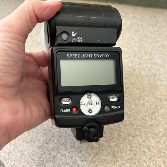 NIKON Speedlight SB-80DX Flash - Picture 7 of 12